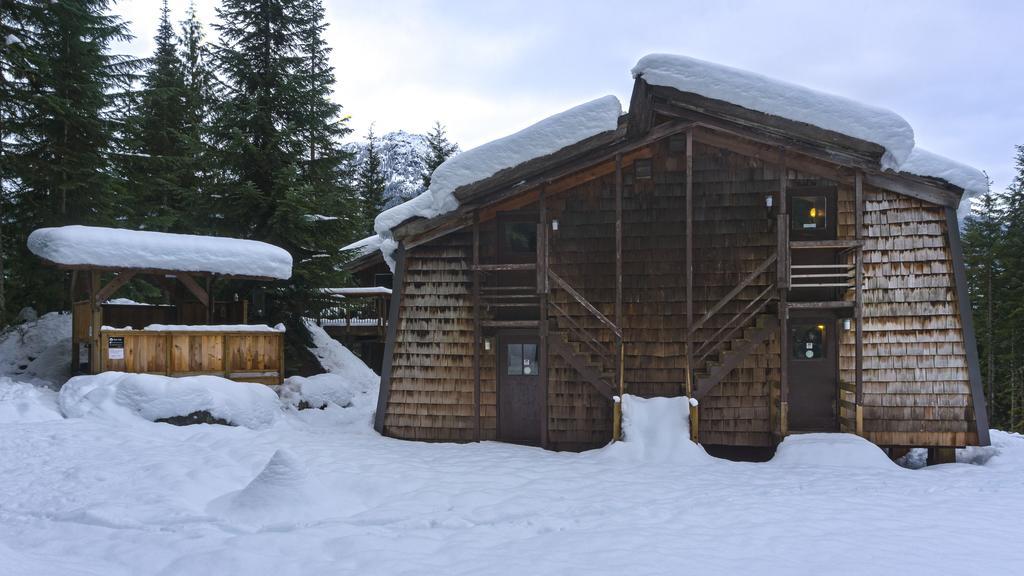 Ubc Whistler Lodge Extérieur photo